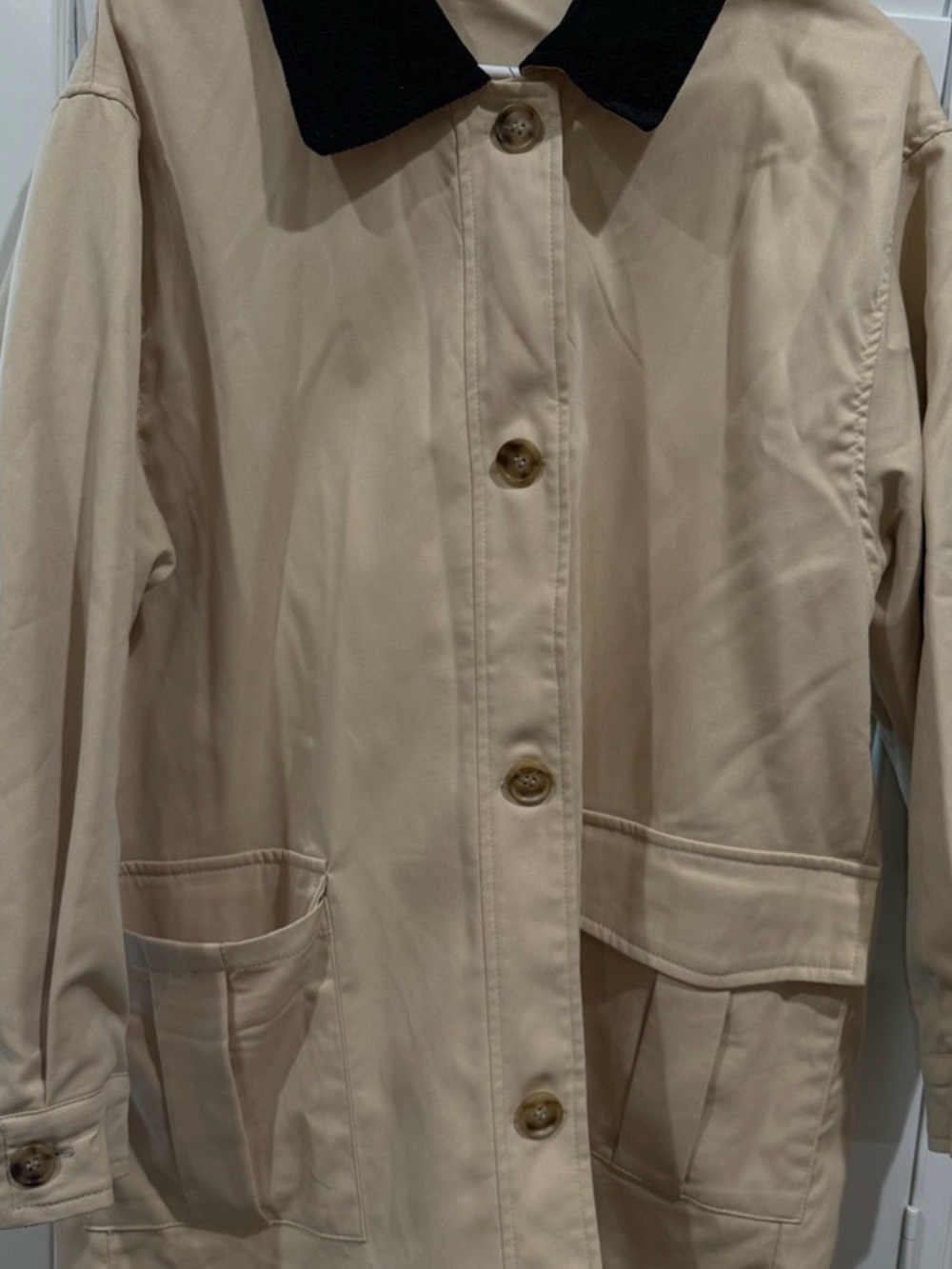 Commense Beige barn jacket with Black Collar